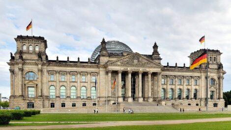 Quels aspects devrais-je prendre en considération absolument si je décidais de déménager en Allemagne?