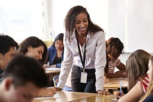 Combien gagne un enseignant italien pour les étrangers?