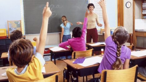 Quelle est la voix active et la voix passive en grammaire?