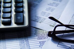 Économie d'entreprise: le marché financier et la bourse valorisent ce qu'ils sont et comment ils fonctionnent.