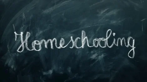 Éducation parentale: ce que c'est et comment cela fonctionne en Italie