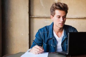 Apprendre de nouveaux mots anglais dans un instant? Voici la technique décisive