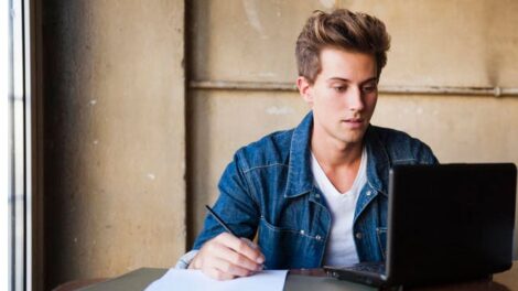 Apprendre de nouveaux mots anglais dans un instant? Voici la technique décisive