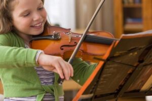 10 bonnes raisons pour lesquelles les enfants devraient étudier la musique