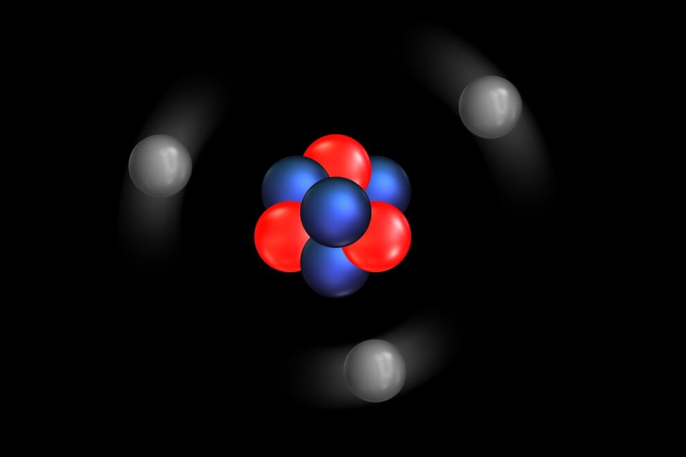 Qu'est-ce que la physique atomique a étudié?