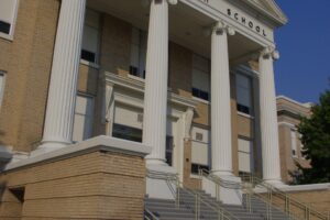 Scientific High School en anglais: où vous pouvez y assister