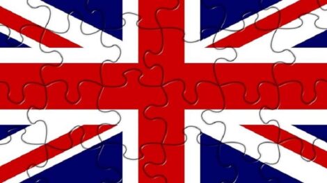 École secondaire scientifique en anglais: avant et inconvénients