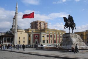 Université de Tirana: comment être admis