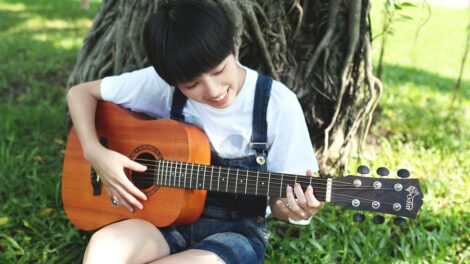 Combien de temps faut-il pour apprendre à jouer de la guitare