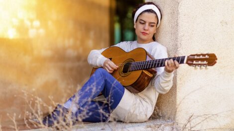 Combien coûte une guitare classique?
