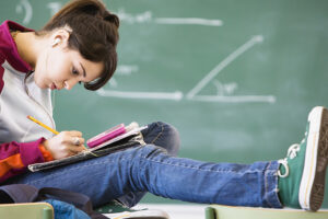 Étudie beaucoup mais se trompe à l'école? Voici quoi faire
