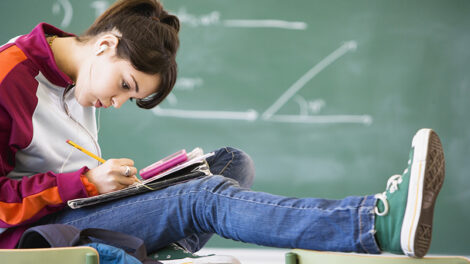 Étudie beaucoup mais se trompe à l'école? Voici quoi faire