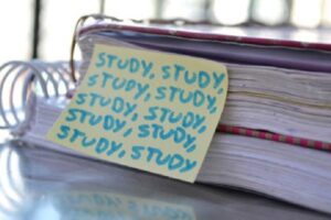 Méthode d'étude: les meilleures astuces pour réussir les examens